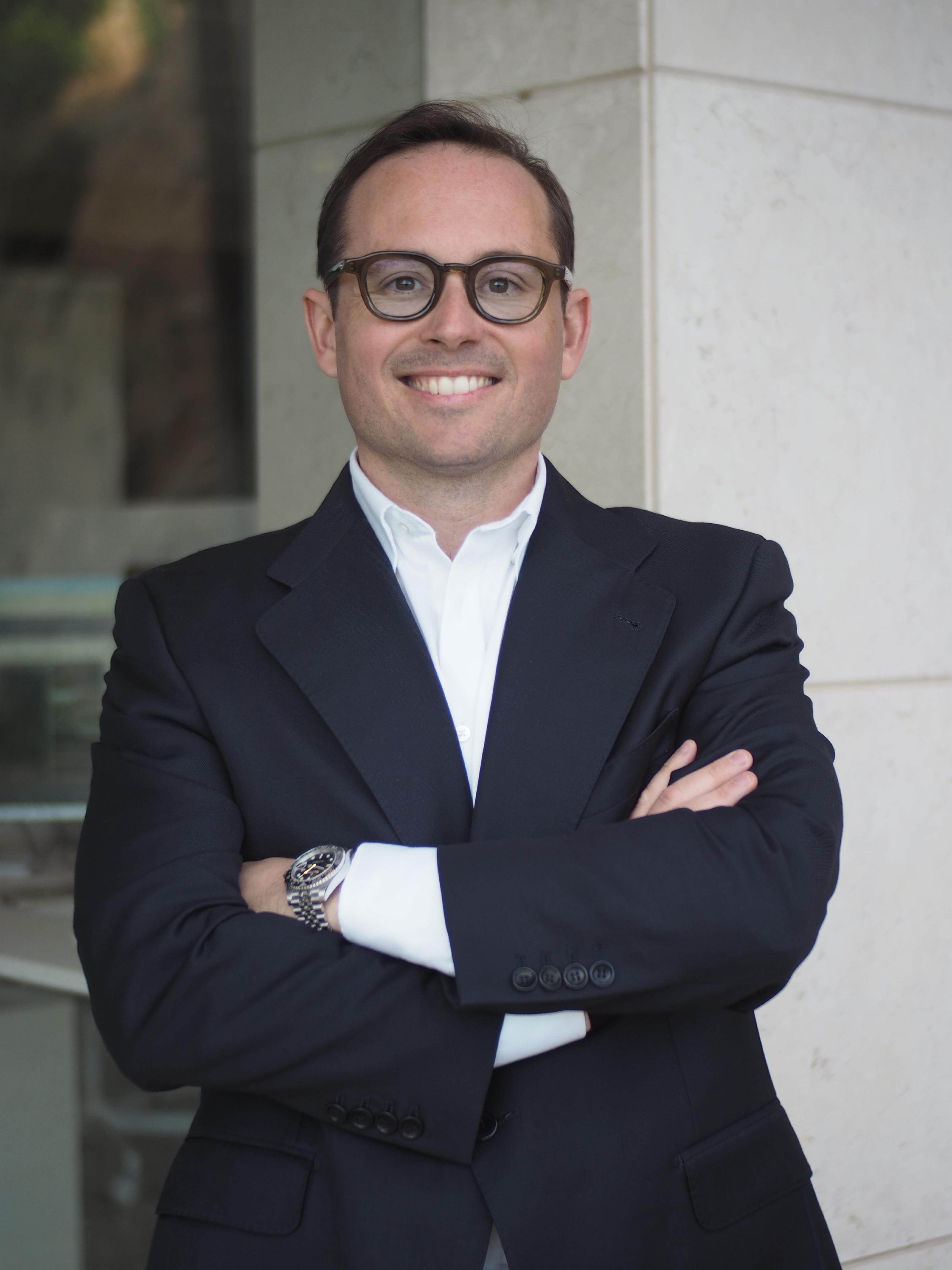 Eduard von Eiberg — Managing Director, Azul Privé